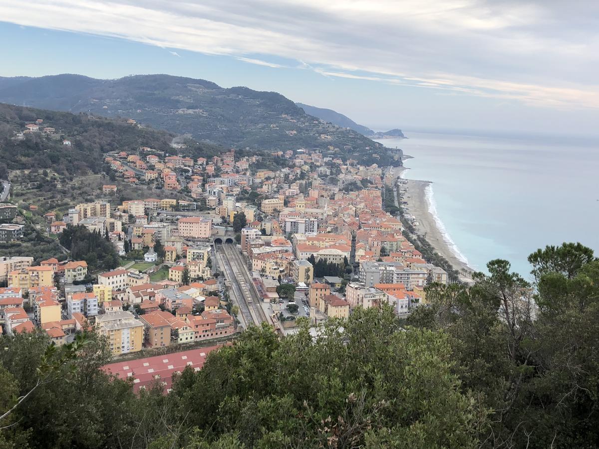 Albergo Aduepassi Finale Ligure Exterior foto